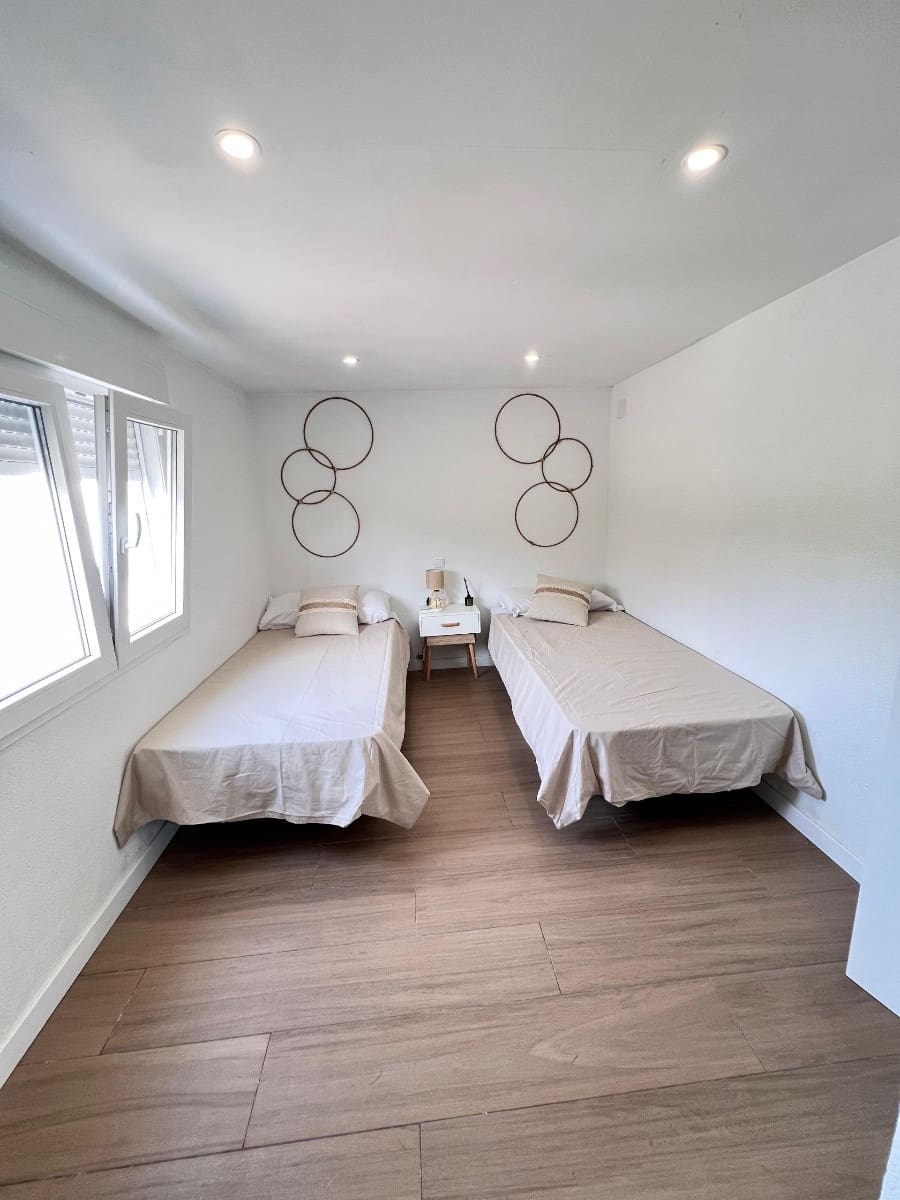 Chalet de 4 habitaciones en Dénia en venta con piscina - 480.000 € (Ref: 9344356)