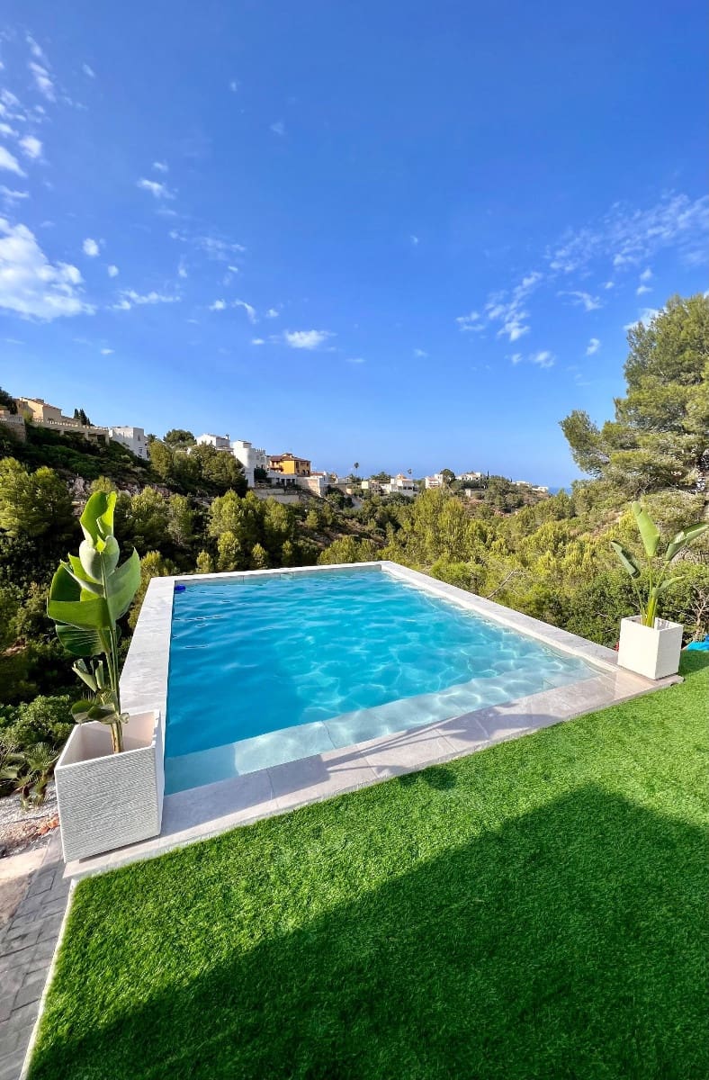 Chalet de 4 habitaciones en Dénia en venta con piscina - 480.000 € (Ref: 9344356)