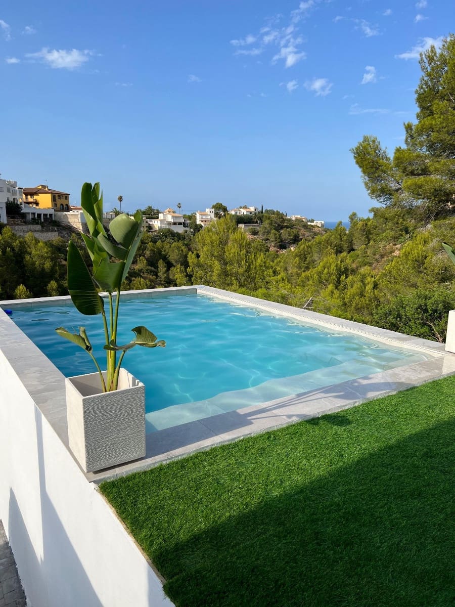 Chalet de 4 habitaciones en Dénia en venta con piscina - 480.000 € (Ref: 9344356)