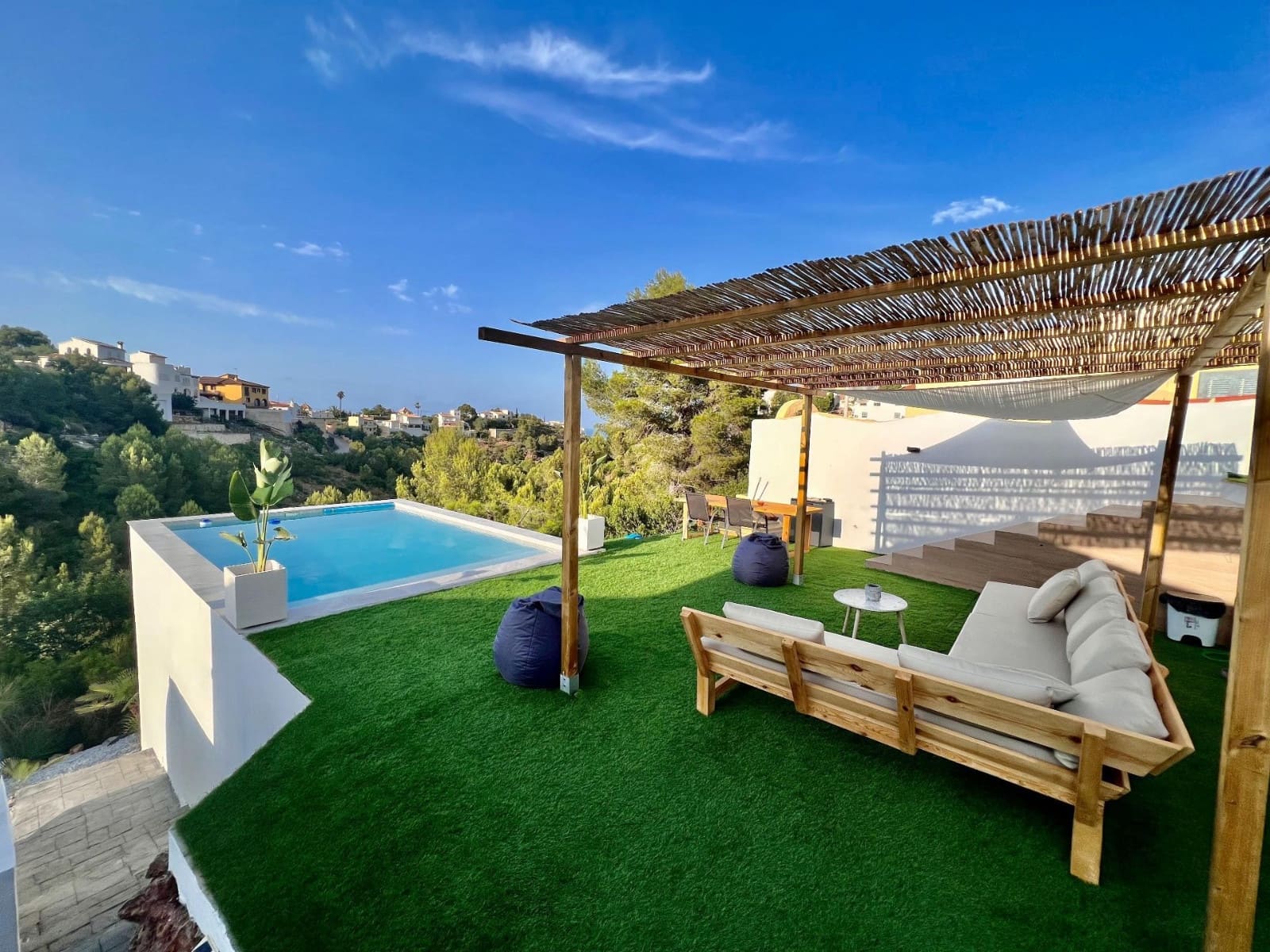 Chalet de 4 habitaciones en Dénia en venta con piscina - 480.000 € (Ref: 9344356)