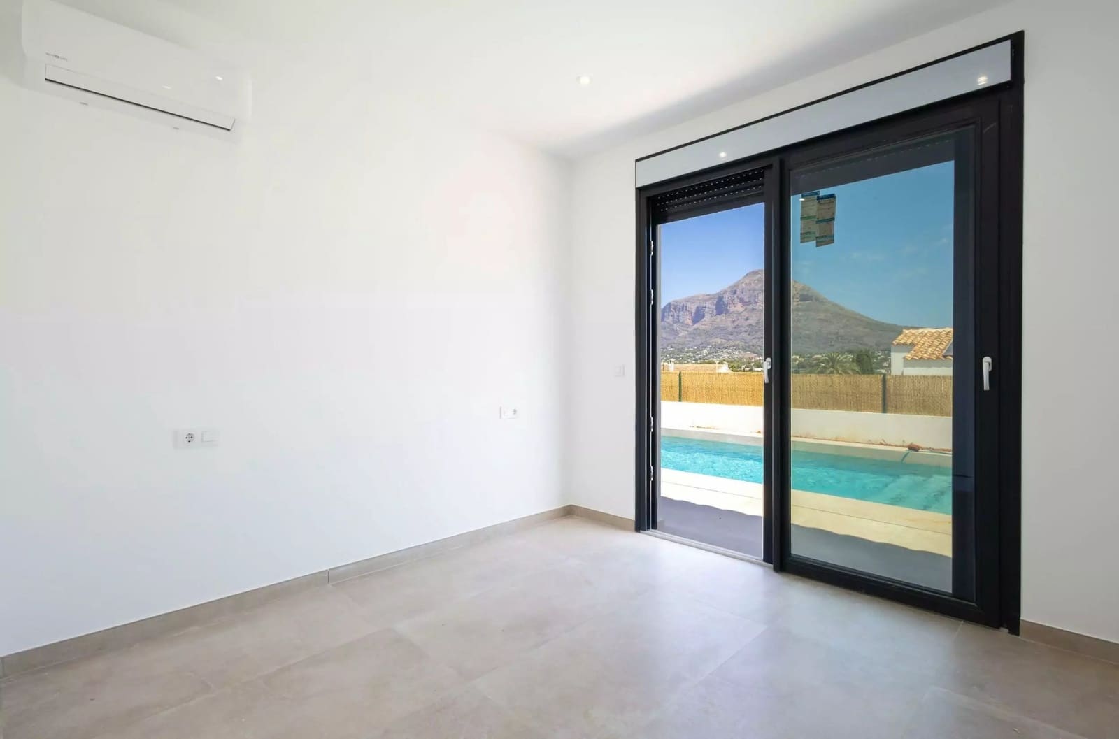4 Zimmer Villa zu verkaufen in Javea / Xabia mit Pool - 995.000 € (Ref: 9346667)