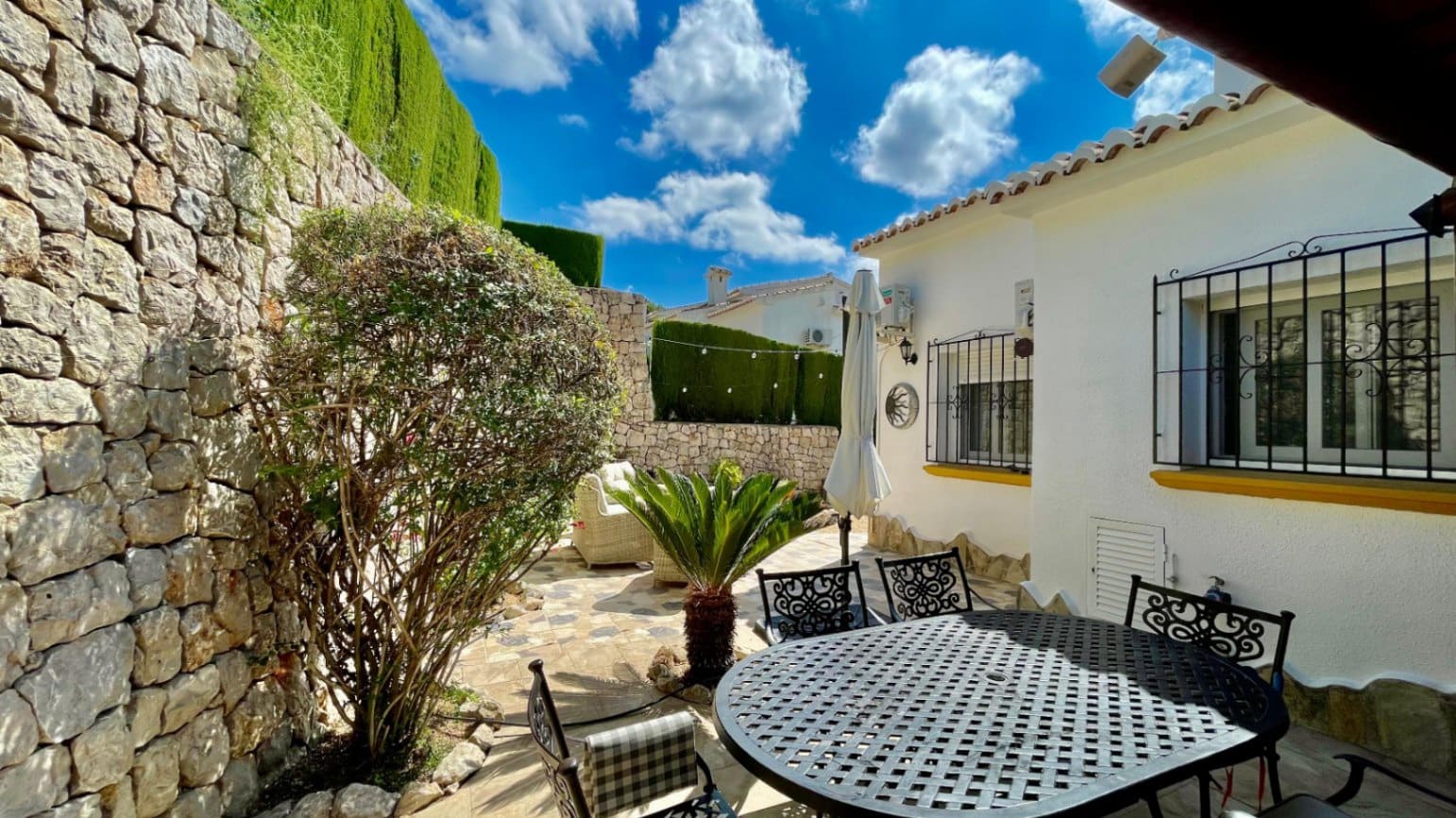 2 chambre Villa/Maison Semi-Mitoyenne à vendre à Jalon / Xalo avec piscine - 245 000 € (Ref: 9358869)