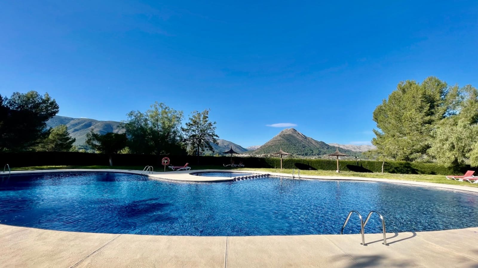 2 chambre Villa/Maison Semi-Mitoyenne à vendre à Jalon / Xalo avec piscine - 245 000 € (Ref: 9358869)