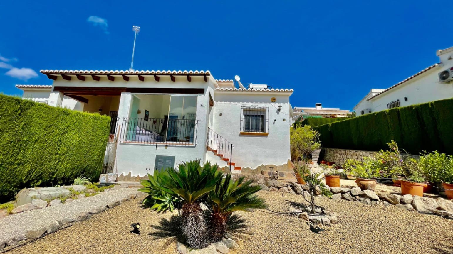 2 chambre Villa/Maison Semi-Mitoyenne à vendre à Jalon / Xalo avec piscine - 245 000 € (Ref: 9358869)