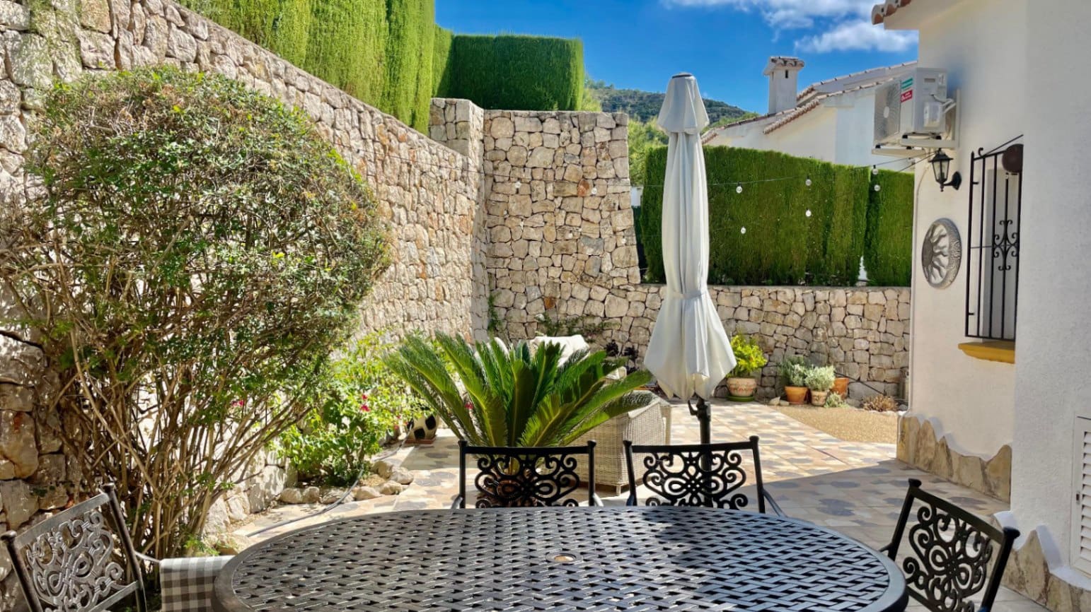 2 chambre Villa/Maison Semi-Mitoyenne à vendre à Jalon / Xalo avec piscine - 245 000 € (Ref: 9358869)