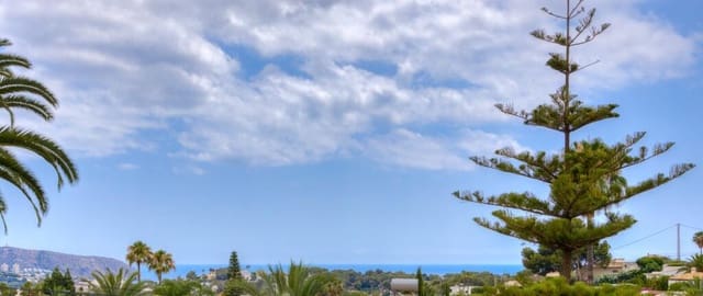 Chalet de 5 habitaciones en Moraira, Teulada-Moraira en venta con piscina - 745.000 € (Ref: 9359784)