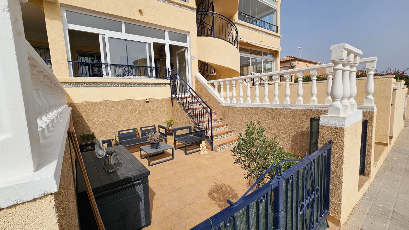 2 Zimmer Apartment zu verkaufen in Orihuela Costa mit Pool - 150.000 € (Ref: 9371409)