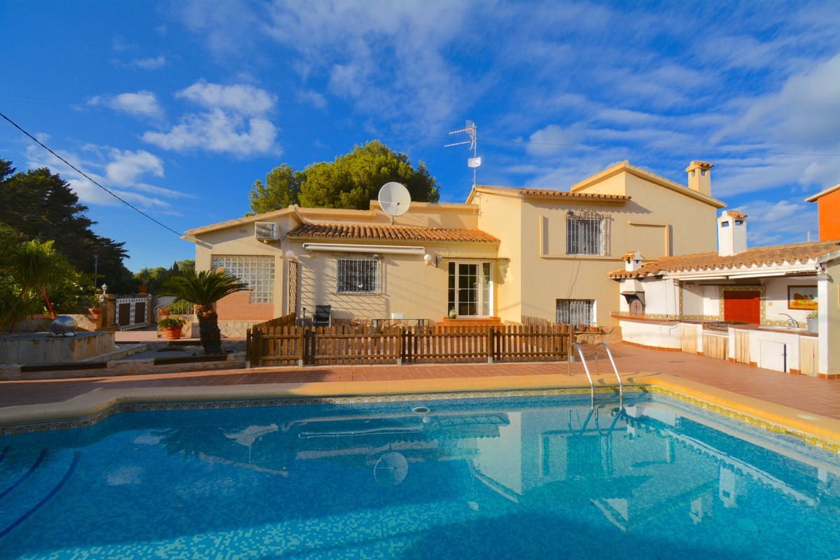 3 chambre Villa/Maison à vendre à Denia avec piscine - 549 000 € (Ref: 9374969)