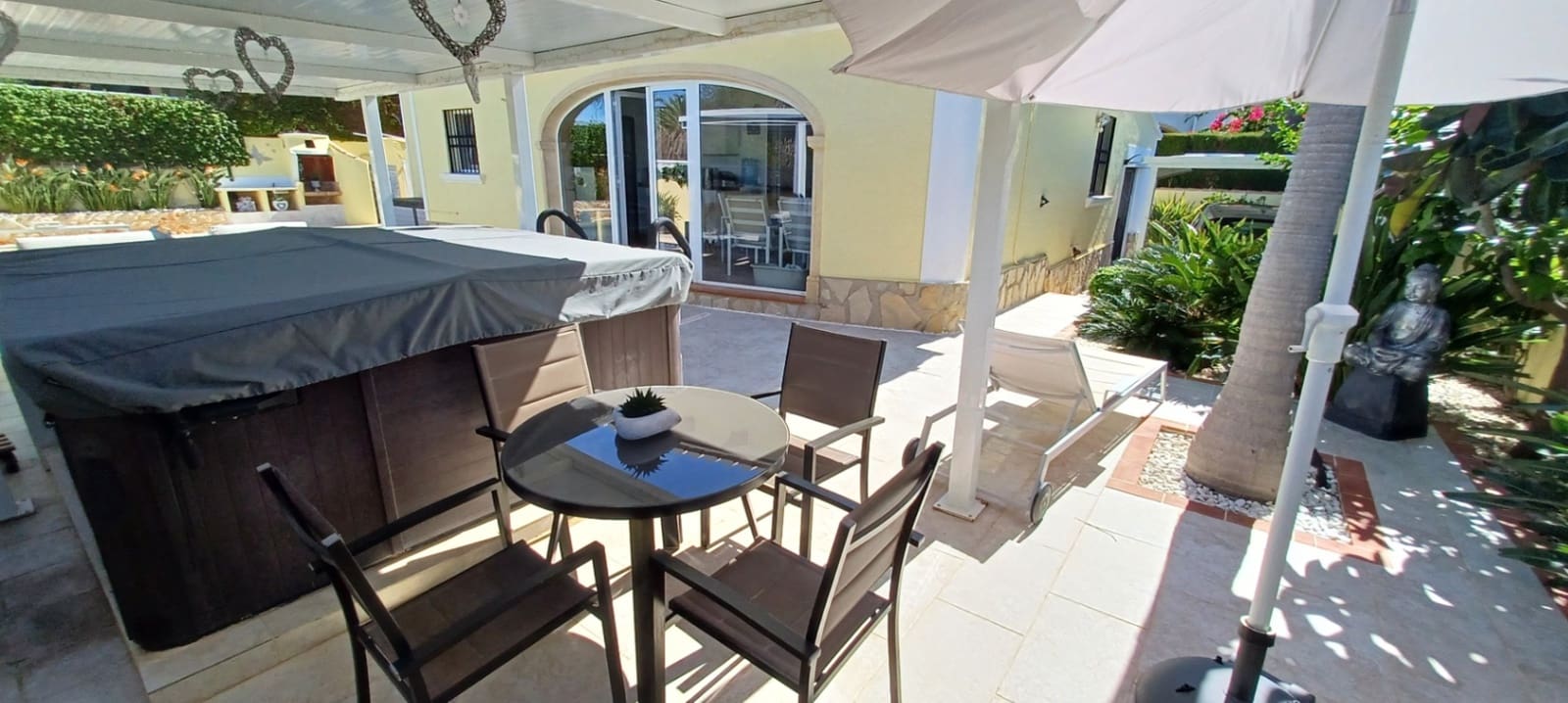 3 makuuhuone Huvila myytävänä paikassa Denia mukana uima-altaan - 595 000 € (Ref: 9376619)