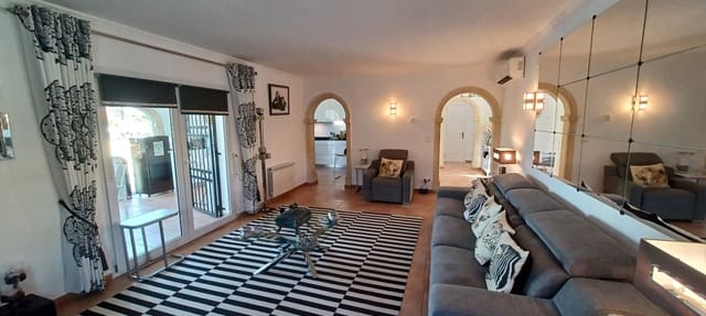 3 makuuhuone Huvila myytävänä paikassa Dénia mukana uima-altaan - 595 000 € (Ref: 9376619)