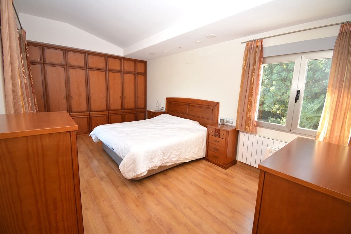 4 slaapkamer Villa te koop in Denia met zwembad - € 650.000 (Ref: 9376808)