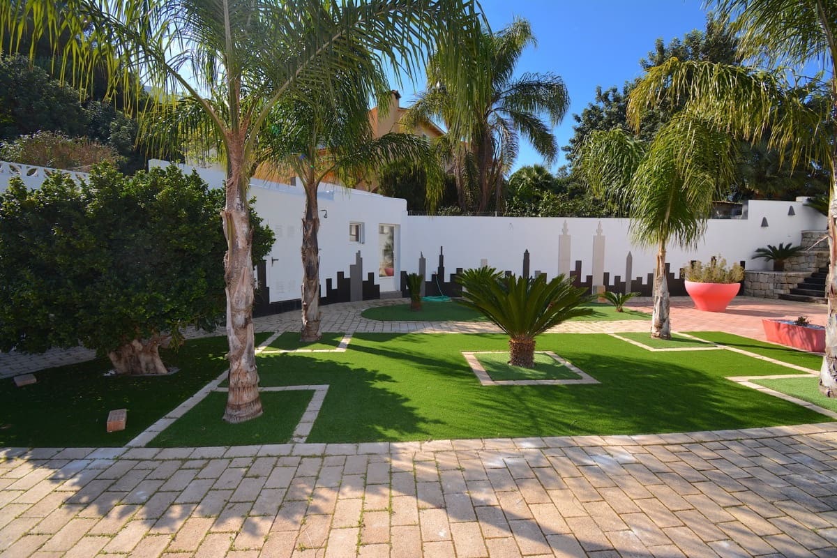 4 slaapkamer Villa te koop in Denia met zwembad - € 650.000 (Ref: 9376808)