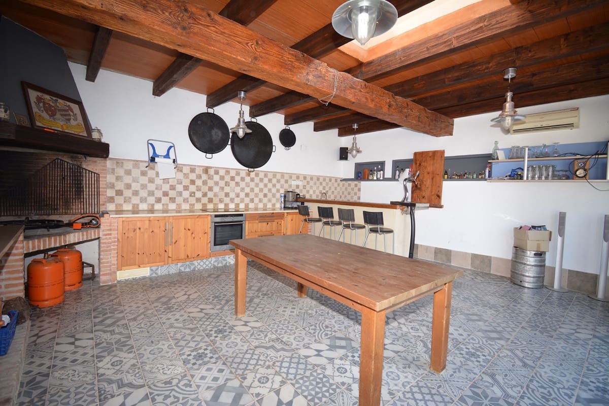 4 slaapkamer Villa te koop in Denia met zwembad - € 650.000 (Ref: 9376808)