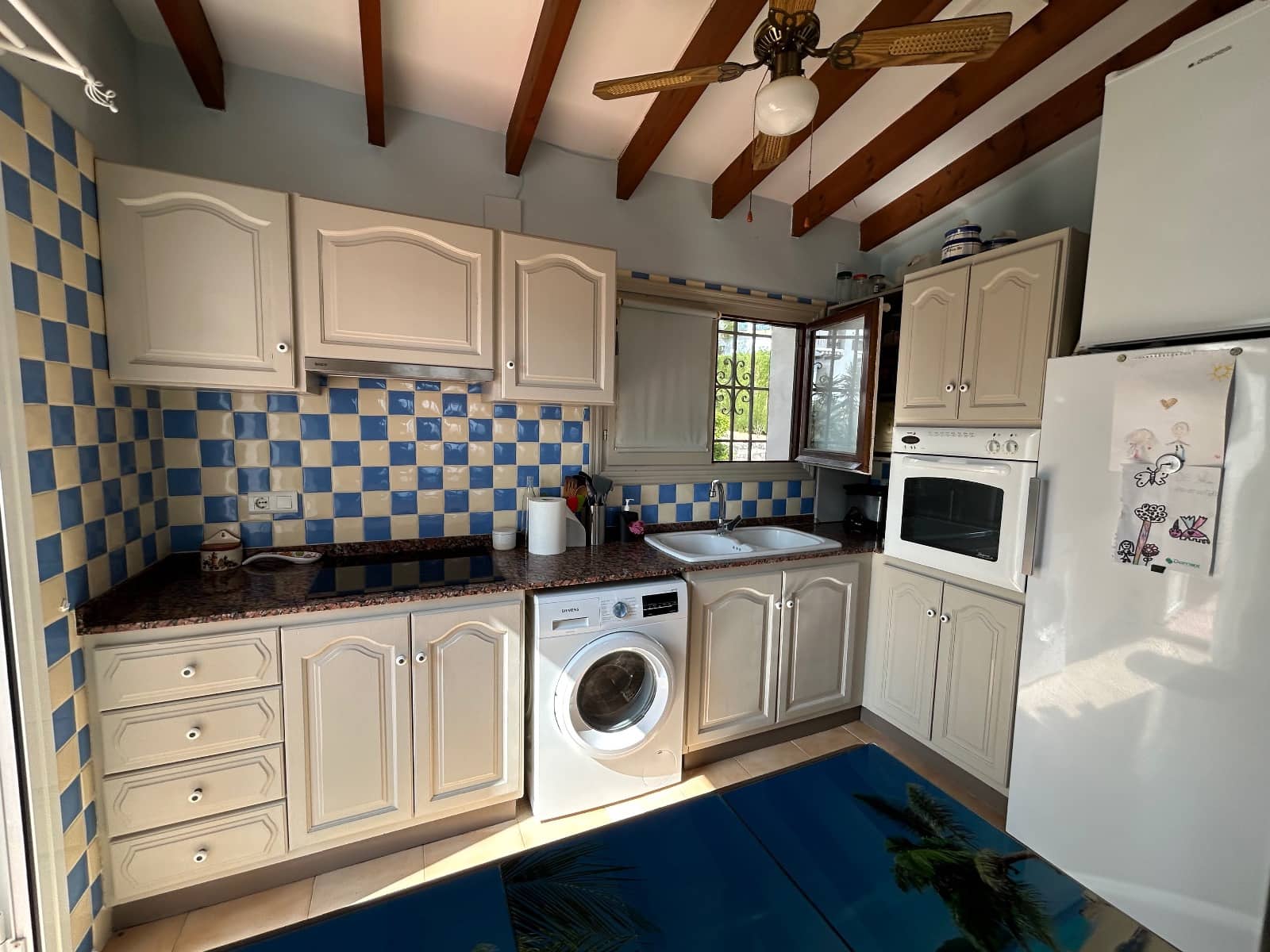 Chalet de 4 habitaciones en Monte Pego en venta con piscina - 425.000 € (Ref: 9378732)