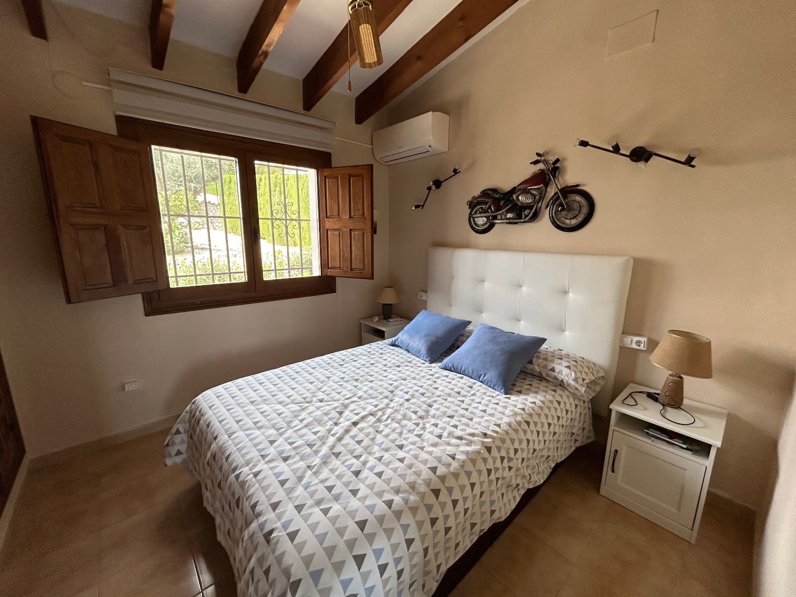 Chalet de 4 habitaciones en Monte Pego en venta con piscina - 425.000 € (Ref: 9378732)