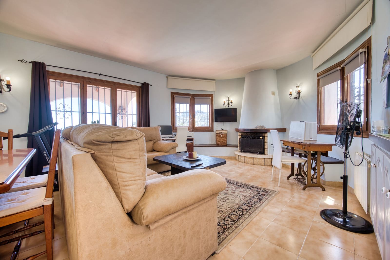 Chalet de 4 habitaciones en Monte Pego en venta con piscina - 425.000 € (Ref: 9378732)