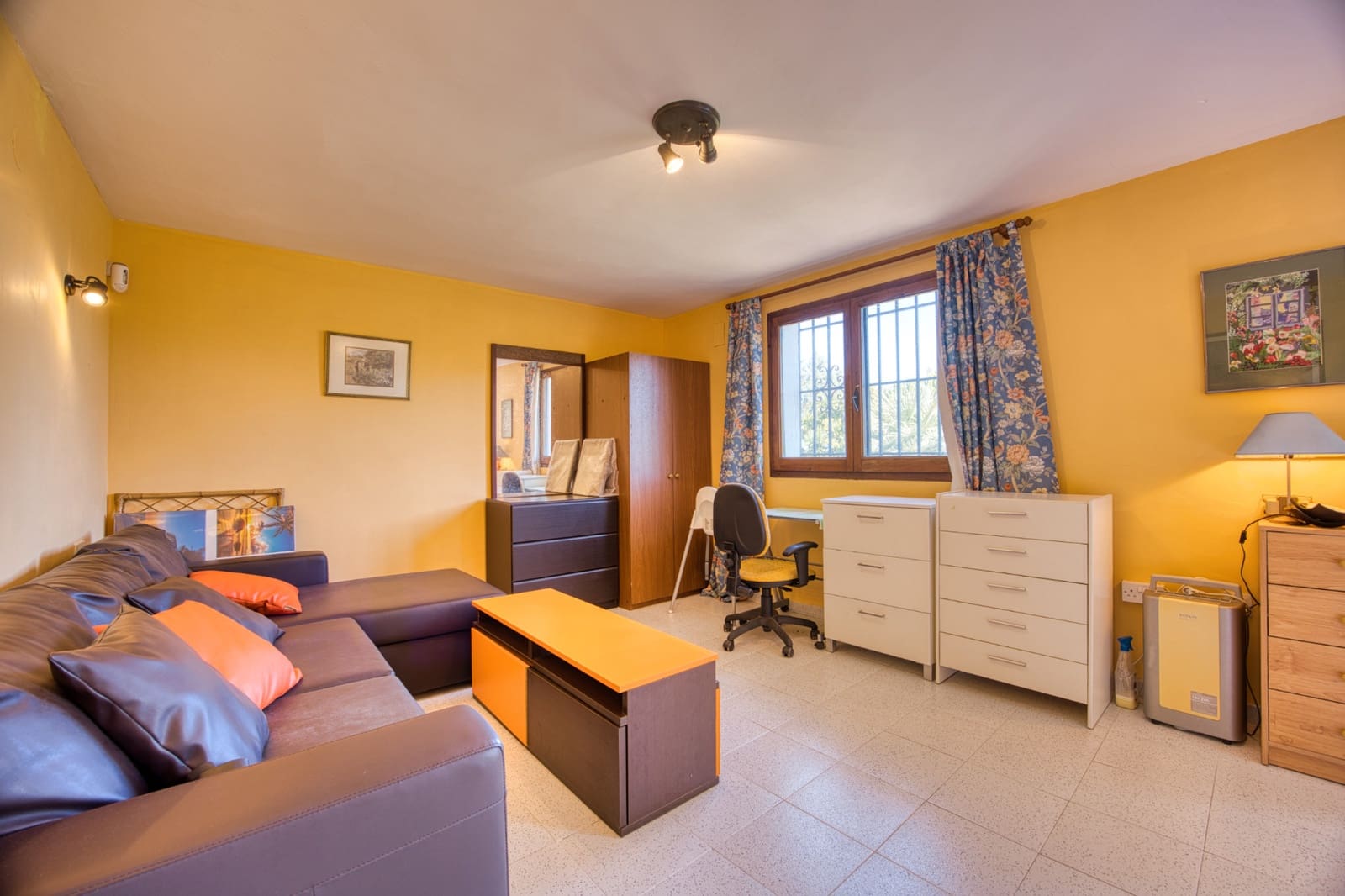 Chalet de 4 habitaciones en Monte Pego en venta con piscina - 425.000 € (Ref: 9378732)
