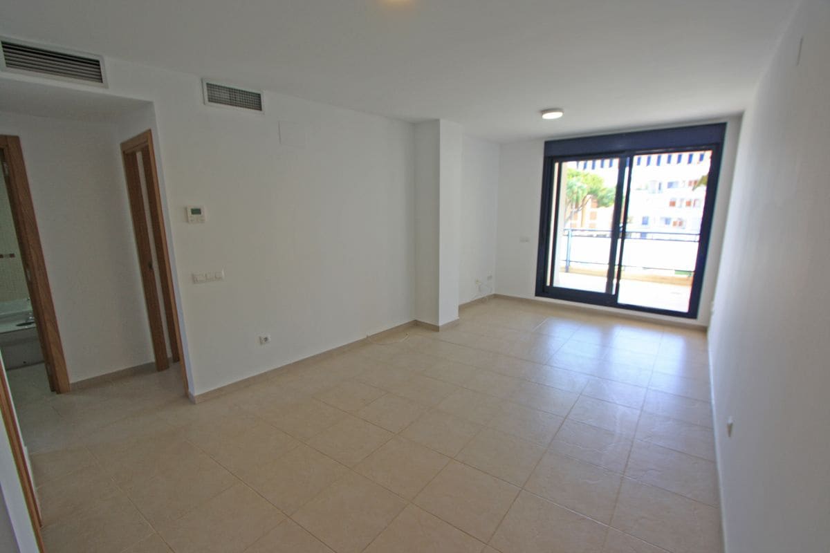 Apartamento de 2 habitaciones en Dénia en venta con piscina - 365.000 € (Ref: 9387399)