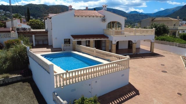 6 camera da letto Villa in vendita in Orba con piscina - 690.000 € (Rif: 9395731)