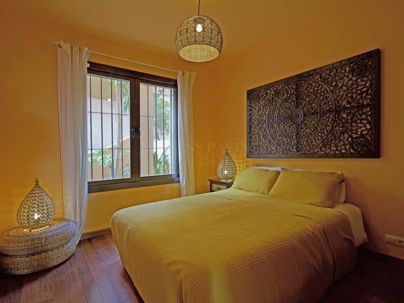 2 bedroom Apartment for sale in Altea - € 399,000 (Ref: 9396755)