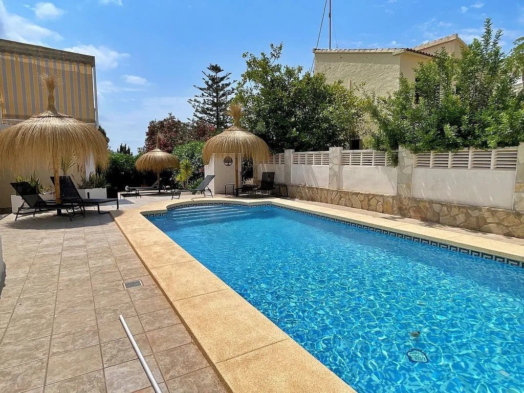 4 makuuhuone Huvila myytävänä paikassa Benissa mukana uima-altaan - 475 000 € (Ref: 9406235)