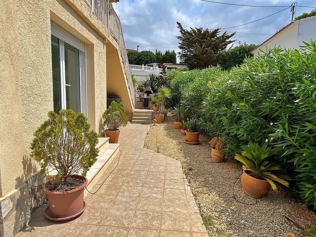 4 makuuhuone Huvila myytävänä paikassa Benissa mukana uima-altaan - 475 000 € (Ref: 9406235)