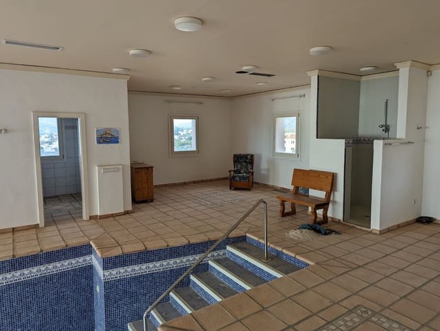 Chalet de 4 habitaciones en Moraira, Teulada-Moraira en venta con piscina - 450.000 € (Ref: 9406238)