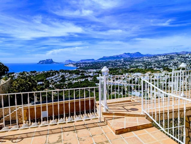 Chalet de 4 habitaciones en Moraira, Teulada-Moraira en venta con piscina - 450.000 € (Ref: 9406238)