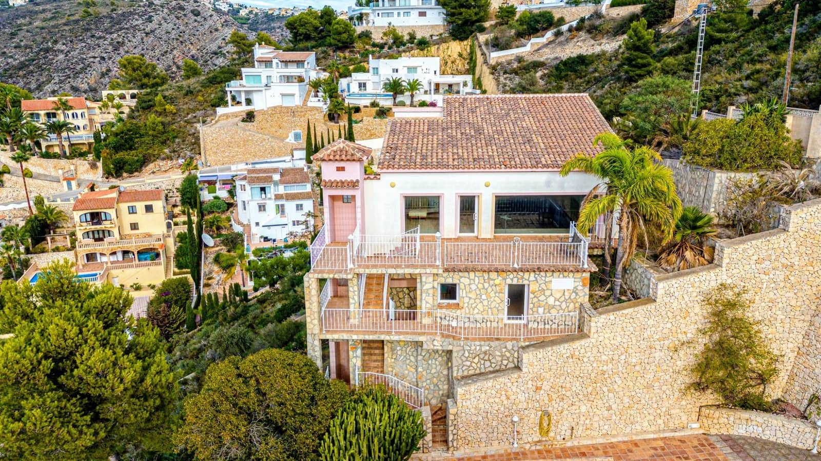 Chalet de 4 habitaciones en Moraira en venta con piscina - 450.000 € (Ref: 9406238)
