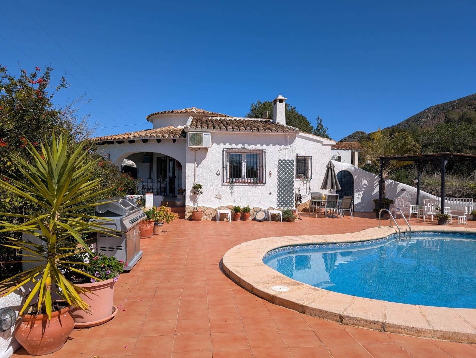 2 sypialnia Finka/Dom wiejski na sprzedaż w Moraira z basenem - 450 000 € (Ref: 9406239)