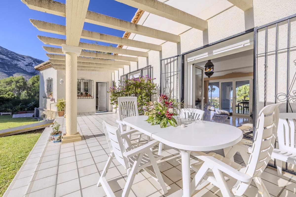 4 sovrum Villa till salu i Denia med pool - 950 000 € (Ref: 9406241)