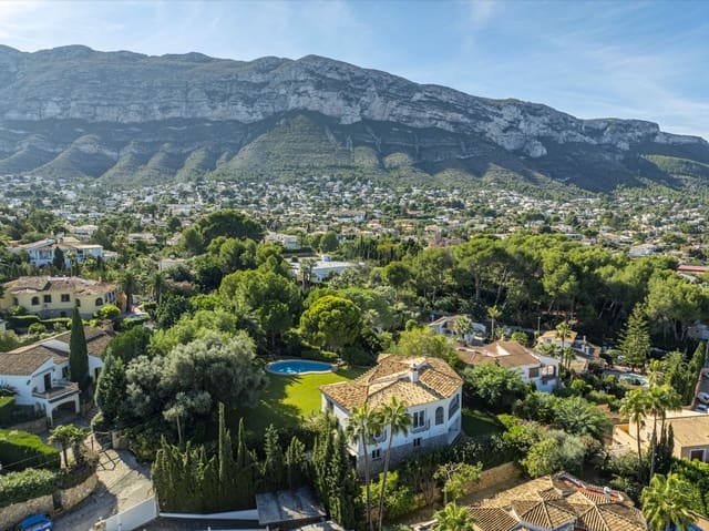 4 sovrum Villa till salu i Dénia med pool - 950 000 € (Ref: 9406241)