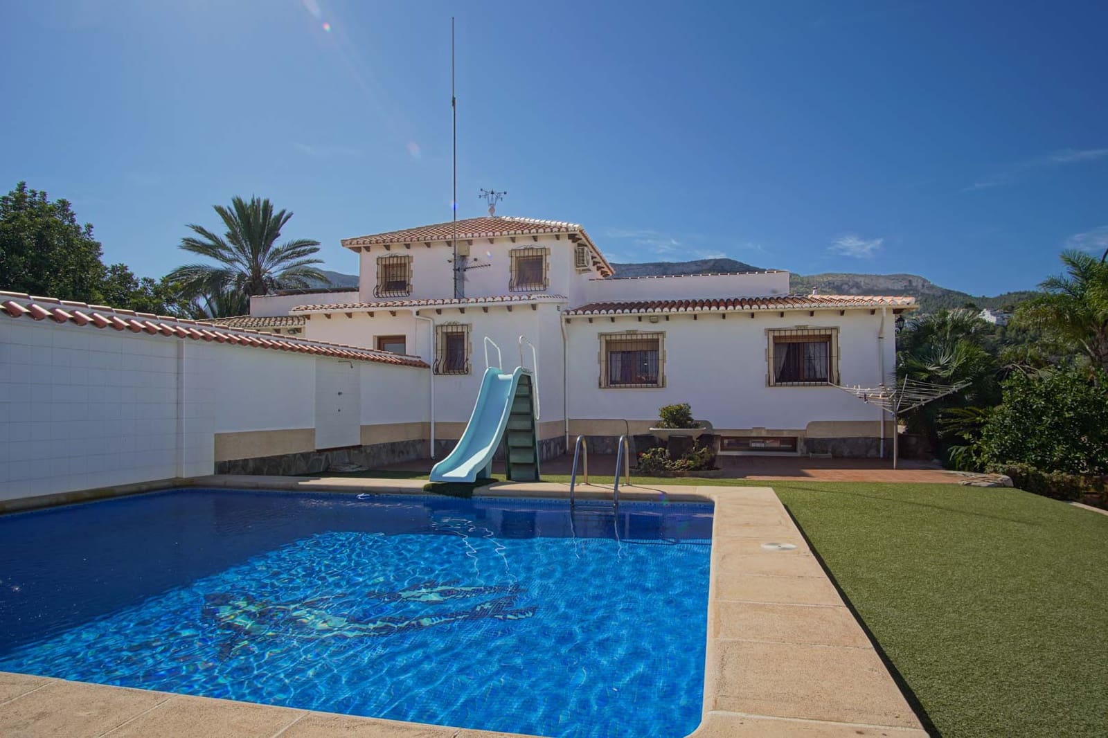 4 quarto Moradia para venda em Denia com piscina - 580 000 € (Ref: 9406243)