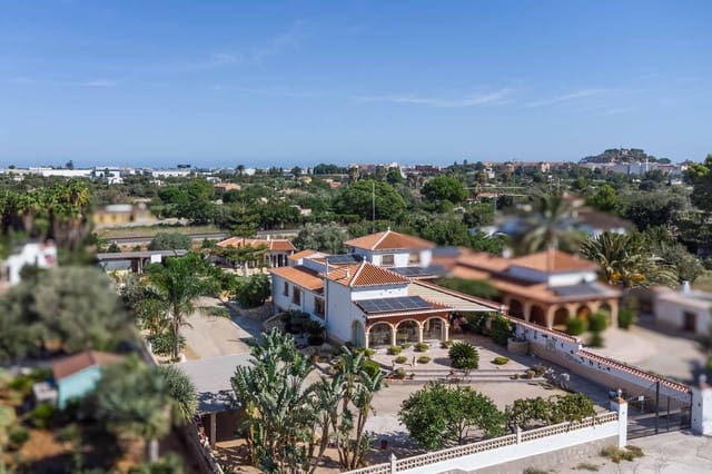 4 quarto Moradia para venda em Dénia com piscina - 580 000 € (Ref: 9406243)