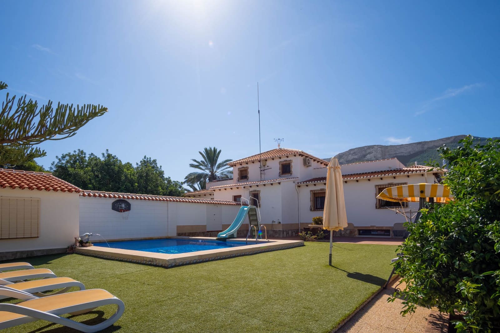 4 quarto Moradia para venda em Denia com piscina - 580 000 € (Ref: 9406243)