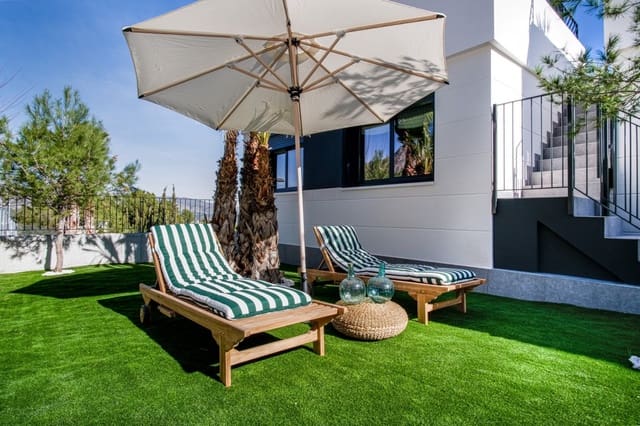 Chalet de 3 habitaciones en Polop en venta con piscina - 470.000 € (Ref: 9651299)