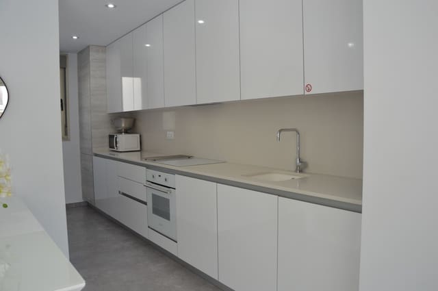 3 Zimmer Villa zu verkaufen in Villamartin, Orihuela mit Pool Garage - 525.000 € (Ref: 9651312)