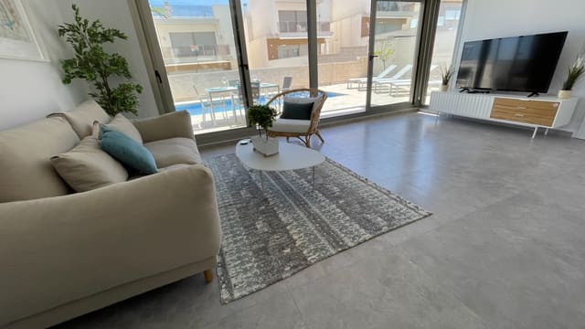 3 Zimmer Villa zu verkaufen in Villamartin, Orihuela mit Pool Garage - 525.000 € (Ref: 9651312)