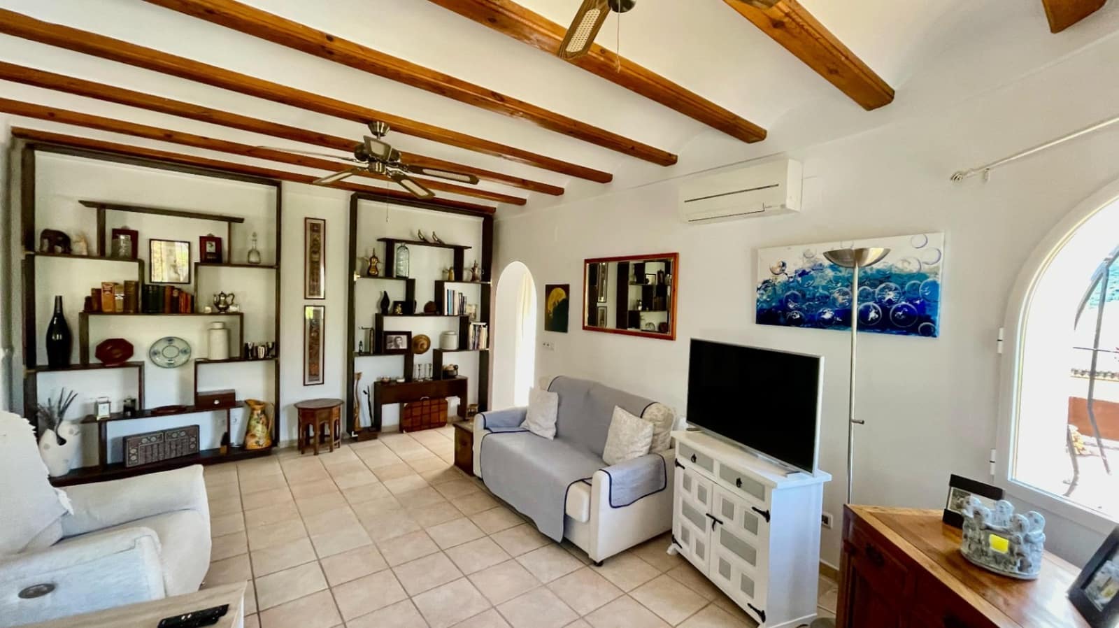 4 bedroom Finca/Country House for sale in Jalon / Xalo with pool - € 399,000 (Ref: 9651316)