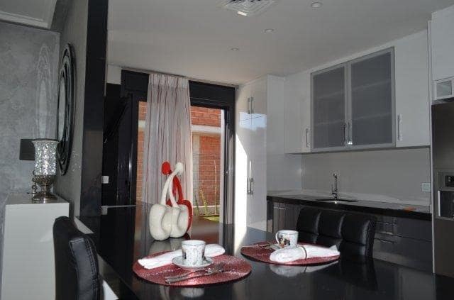 4 Zimmer Villa zu verkaufen in Dehesa de Campoamor, Orihuela - 1.175.000 € (Ref: 9690442)