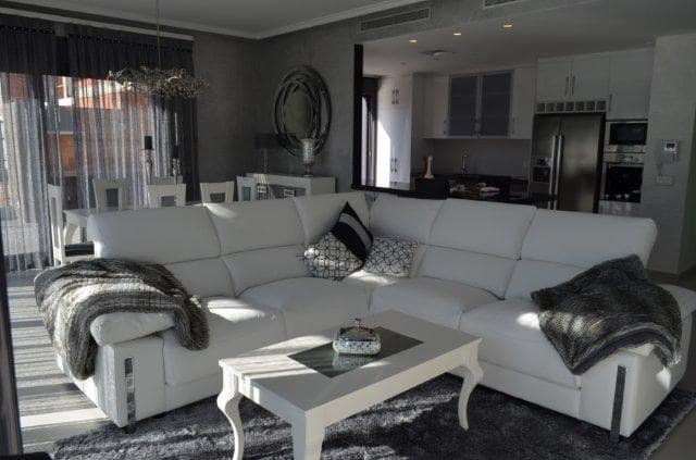 4 Zimmer Villa zu verkaufen in Dehesa de Campoamor, Orihuela - 1.175.000 € (Ref: 9690442)