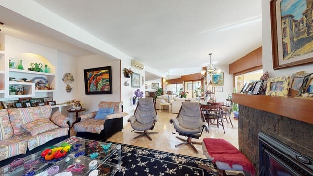 8 bedroom Villa for sale in Cabo Roig, Orihuela - € 4,900,000 (Ref: 9690444)