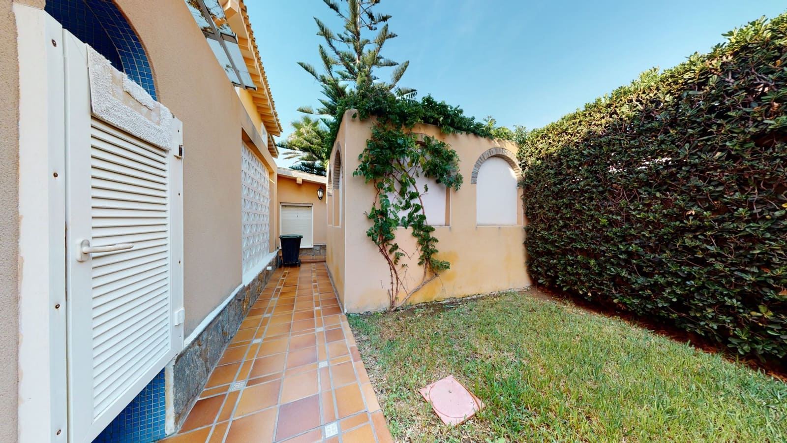 8 bedroom Villa for sale in Orihuela Costa - € 4,900,000 (Ref: 9690444)