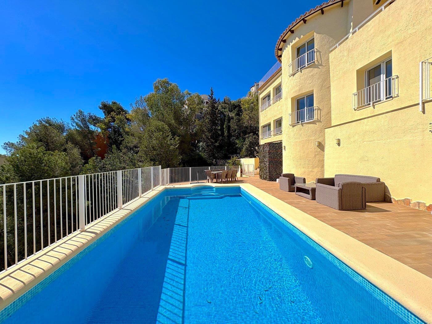 4 bedroom Villa for sale in Moraira with pool - € 650,000 (Ref: 9696361)