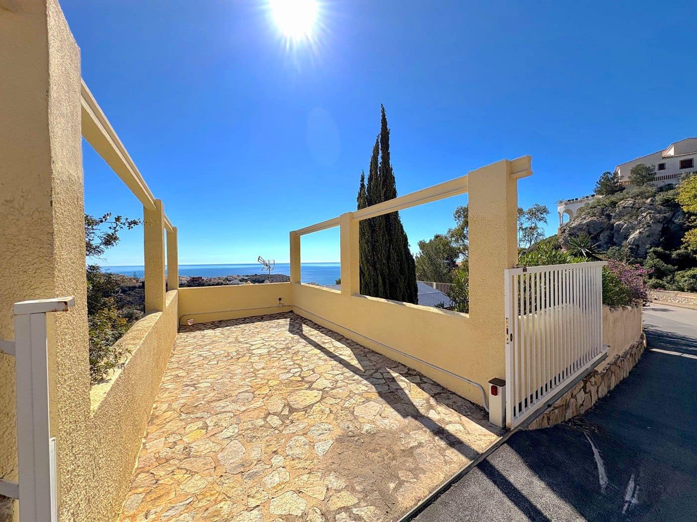 4 bedroom Villa for sale in Moraira with pool - € 650,000 (Ref: 9696361)