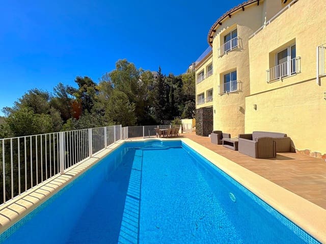 4 soveværelse Villa til salg i Moraira, Teulada-Moraira med swimmingpool - € 650.000 (Ref: 9696361)