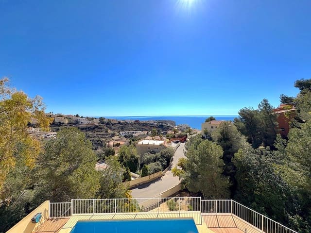 4 soveværelse Villa til salg i Moraira, Teulada-Moraira med swimmingpool - € 650.000 (Ref: 9696361)