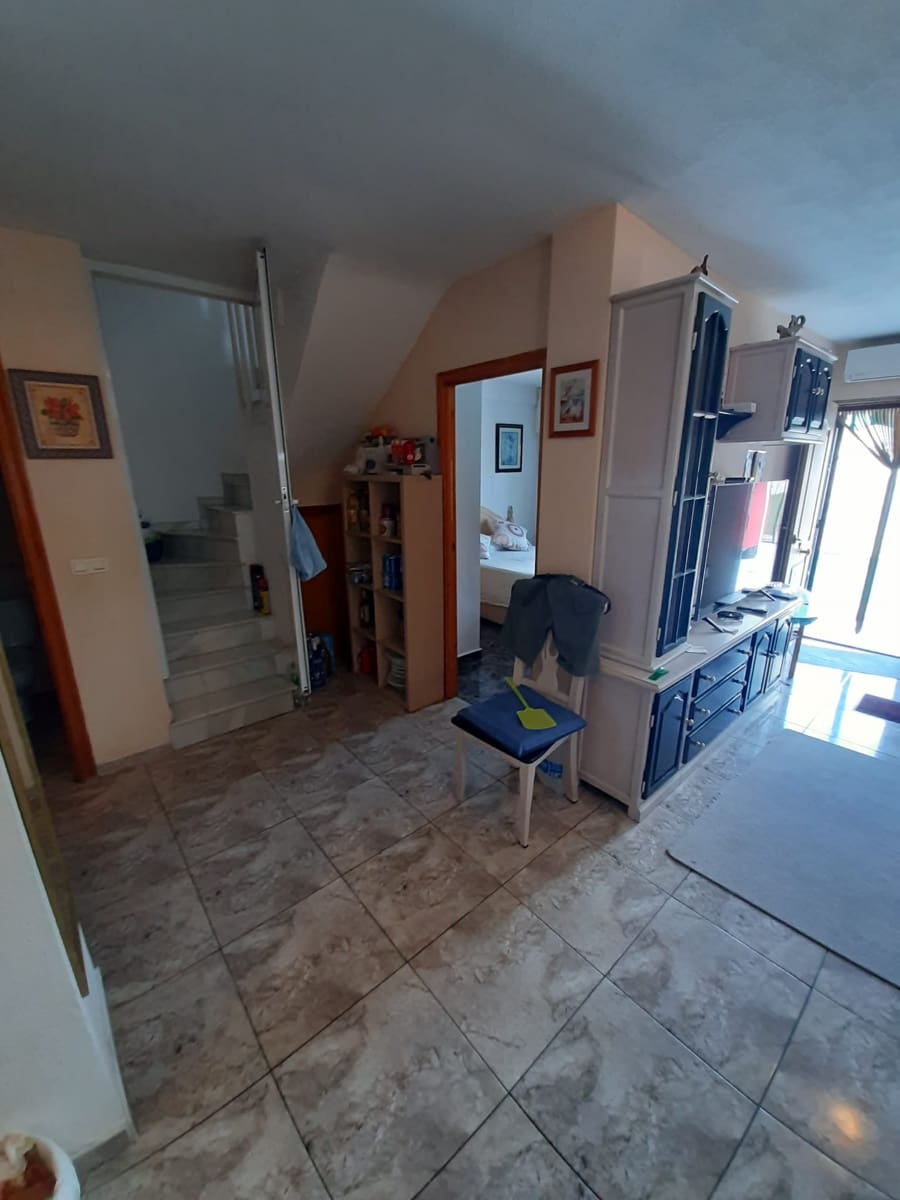 4 bedroom Terraced Villa for sale in Torrevieja - € 189,000 (Ref: 9696366)