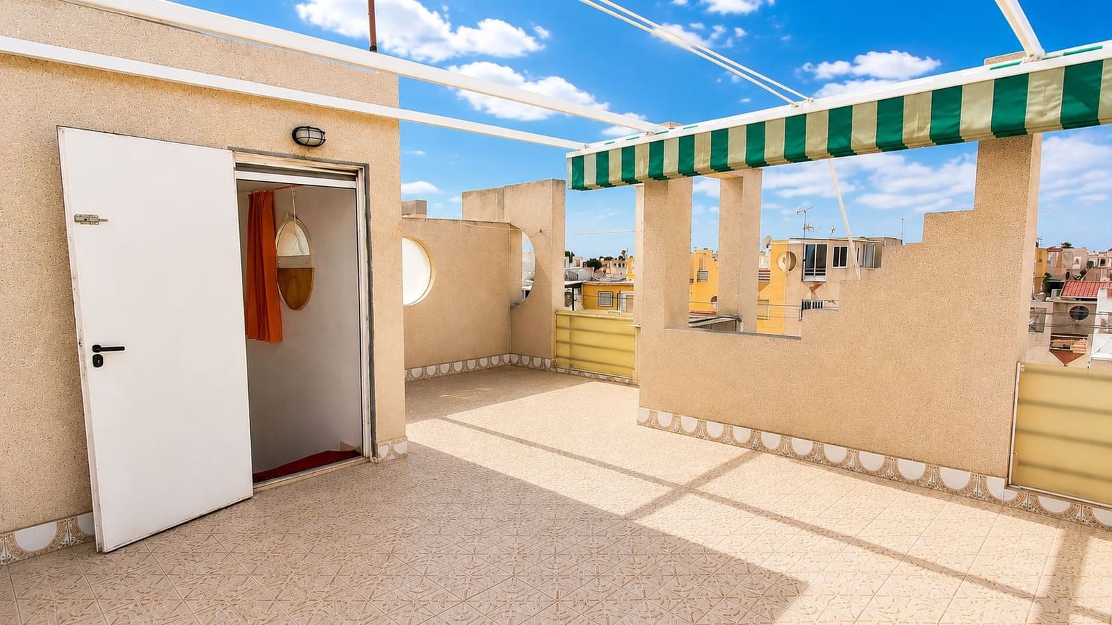 4 soveværelse Rækkehus til salg i Torrevieja - € 199.000 (Ref: 9696366)