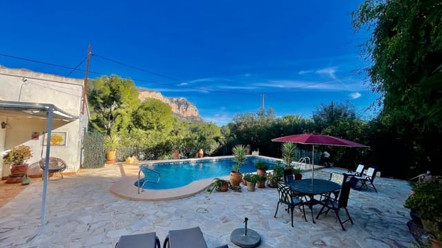 5 sypialnia Finka/Dom wiejski na sprzedaż w Javea / Xàbia z basenem - 725 000 € (Ref: 9731965)